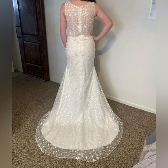 Wedding / Prom Dress - Picture 2 of 6
